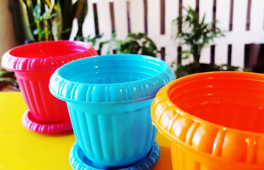 plastic pots for children's gardening kits