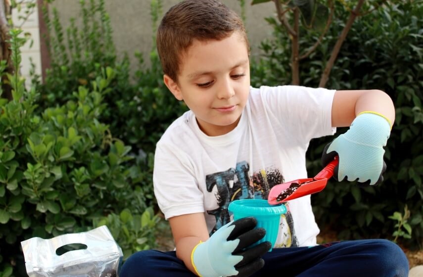 gardening gloves- gardening equipment for schools 