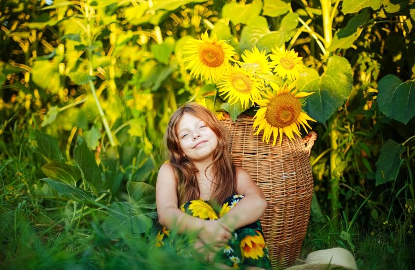 girl with sunflower