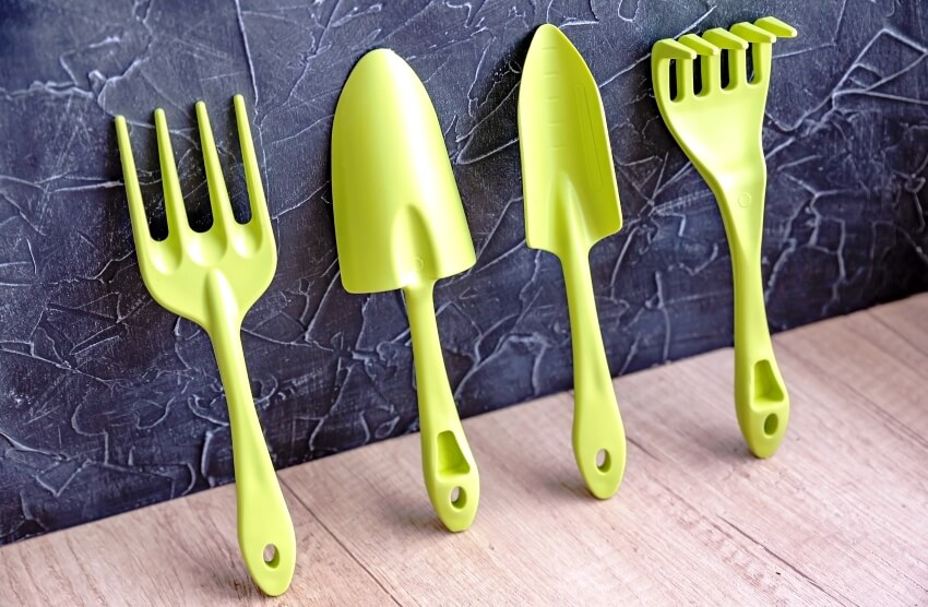 plastic hand fork and trowel