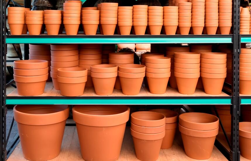 Different Sizes Of Clay Pots 