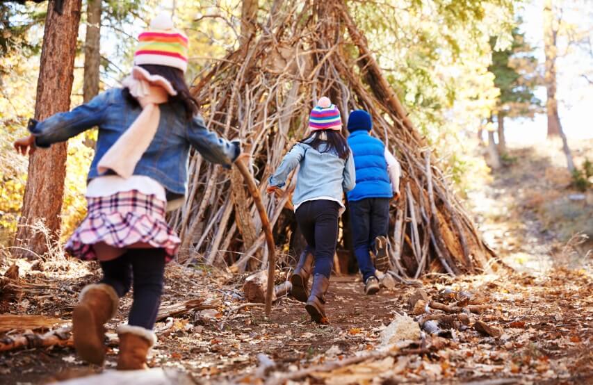 forest school activities : building a shelter